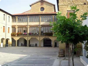Fachada del patio porticado del Palacio de los Condes de Ezpeleta
